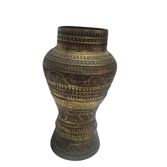 Ornate Brass Vase – Intricate Geometric & Floral Engraving - Picture 4 of 7